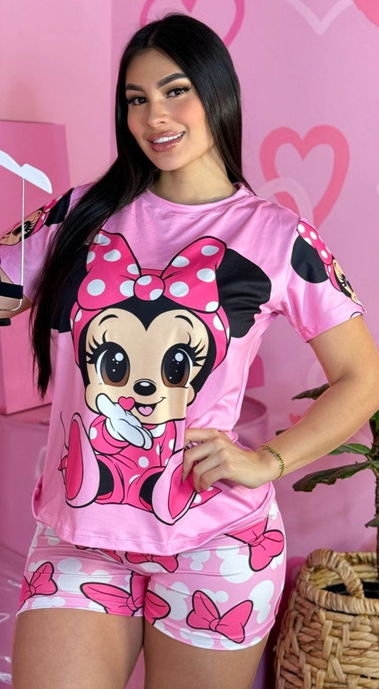 Conjunto de shorts y camiseta