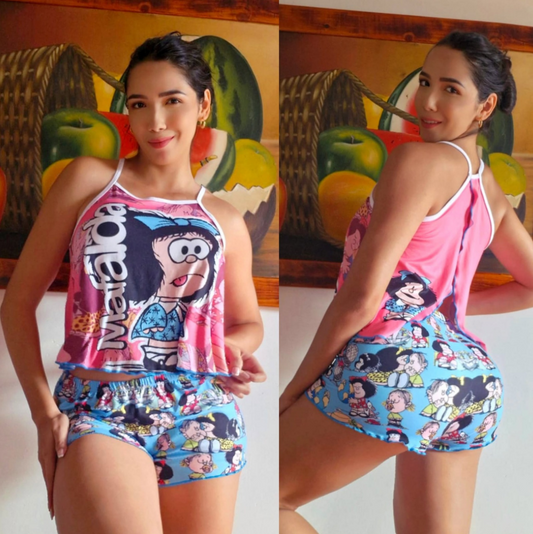 Conjunto de shorts y blusa con espalda abierta